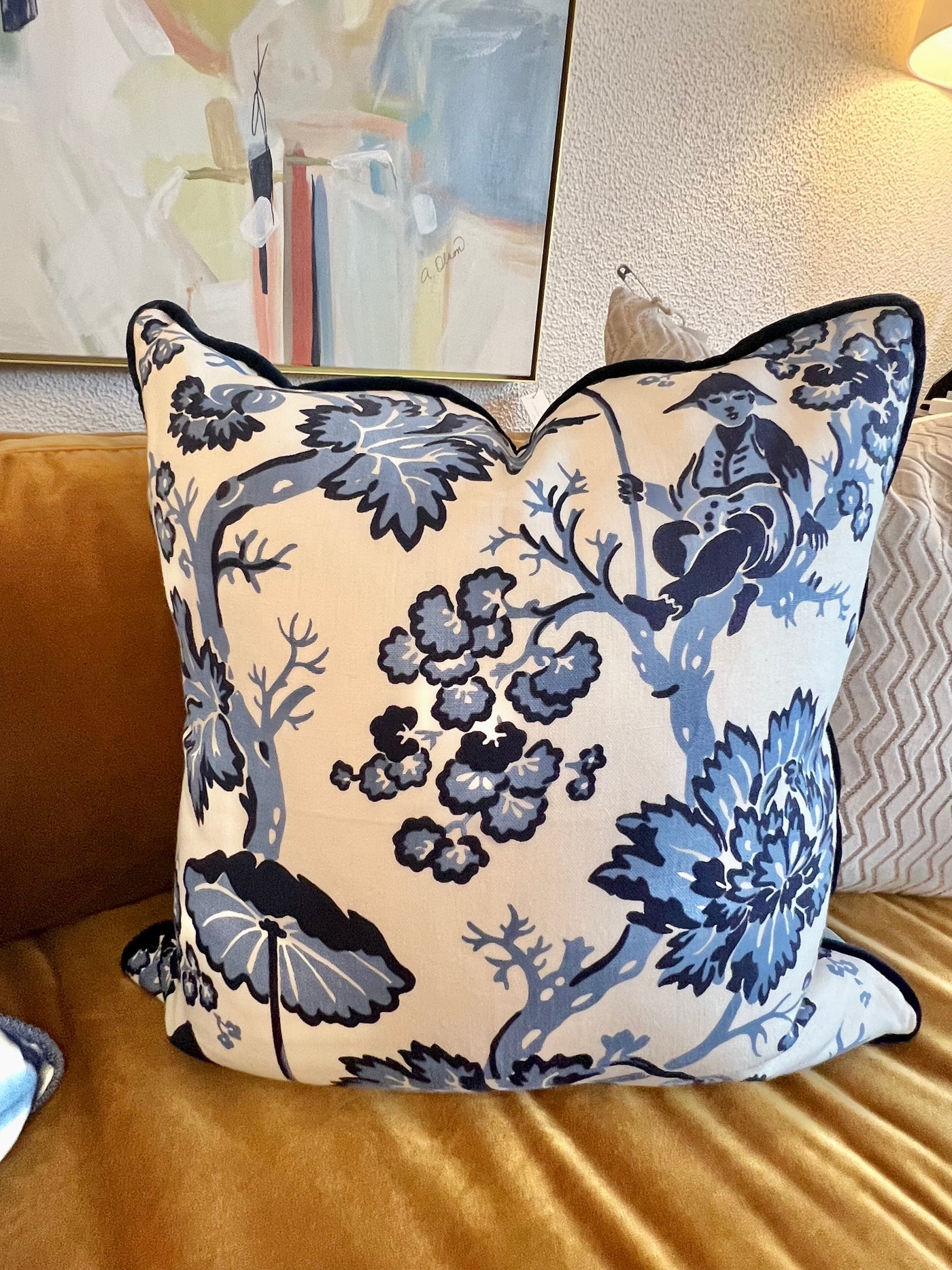 BL/WHT Chinoiserie Pillow w/Velvet Cord