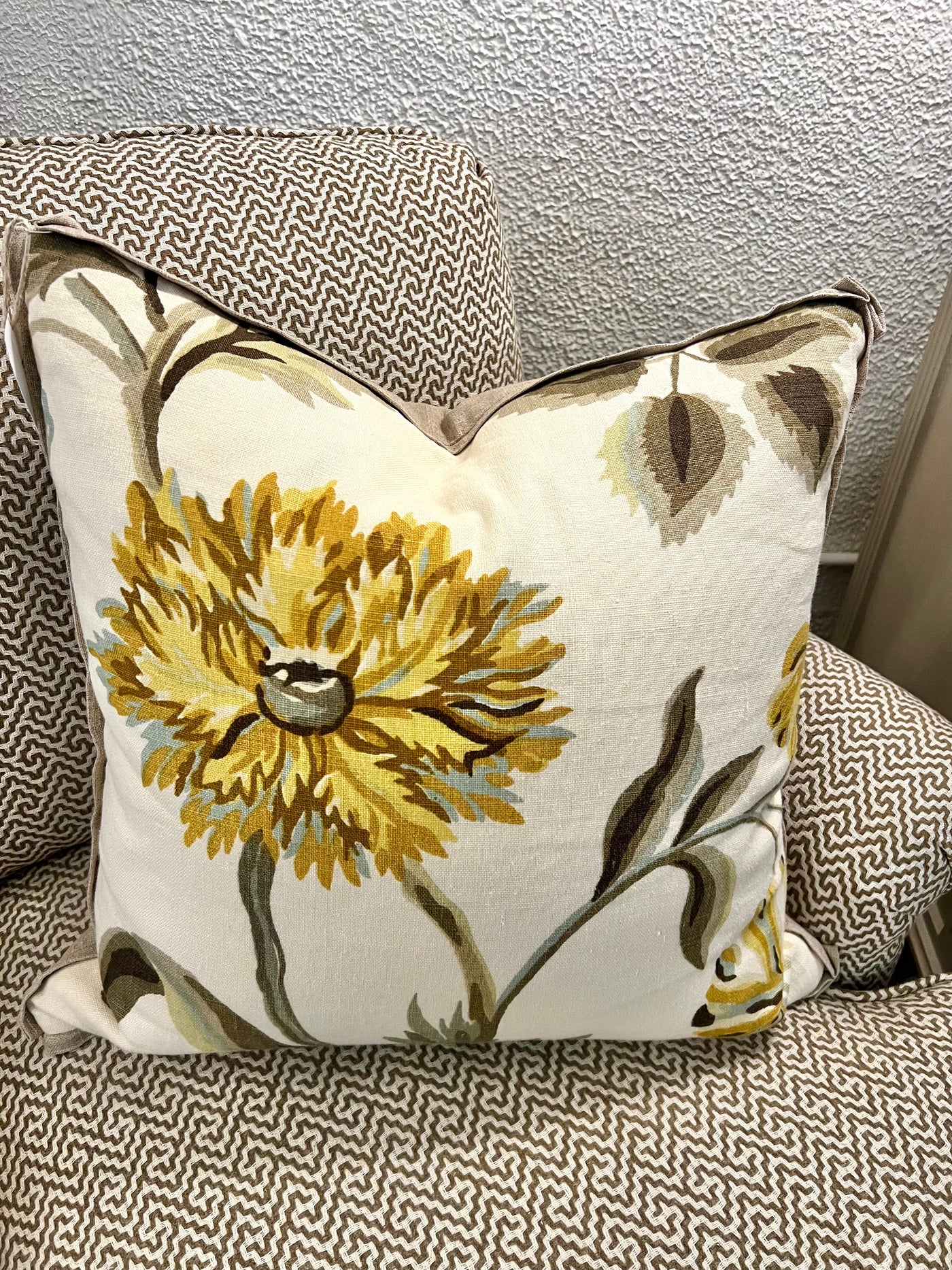 Avebury Floral Pillow w/flange