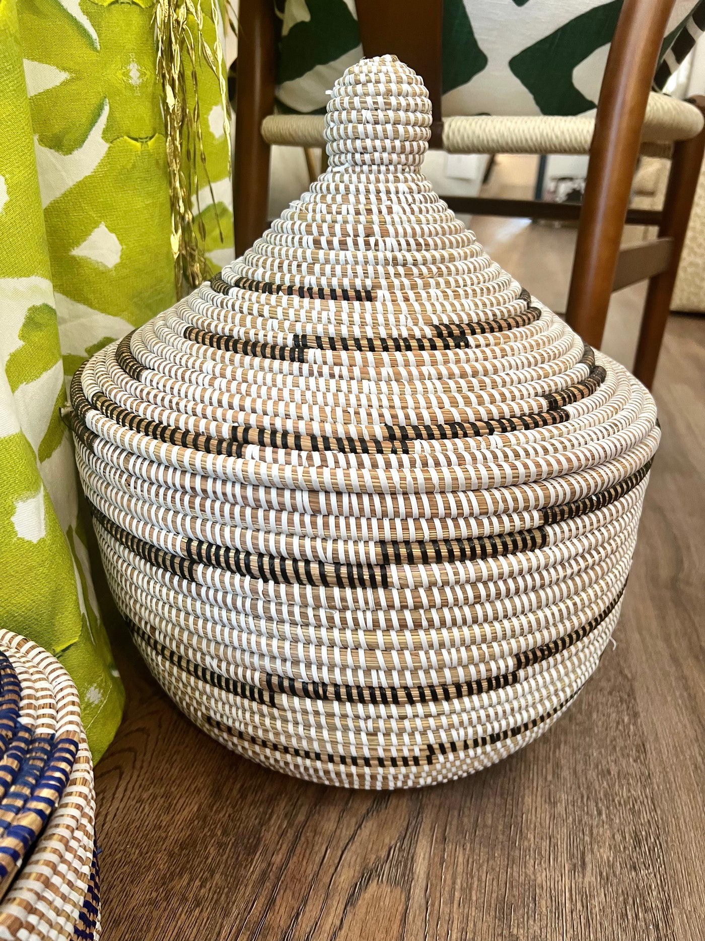 Large B&W Basket